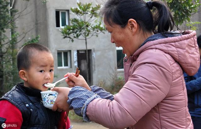 孩子应该如何补钙 每天补维生素D却得佝偻病